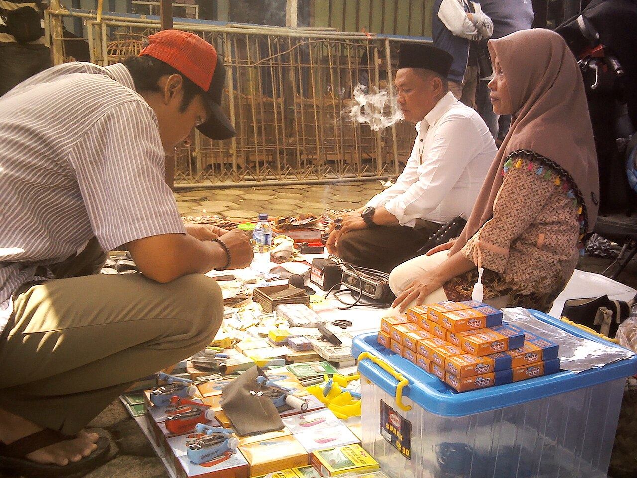 Pedagang usaha mikro di pasar, contoh pelaku usaha yang perlu cara membuat NIB